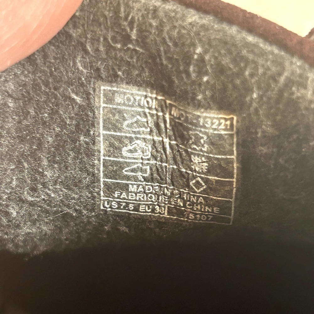 TAOS, Women's Motion Suede Walking Burgundy/Black Sneakers, US Women's 7.5 - Picture 7 of 7